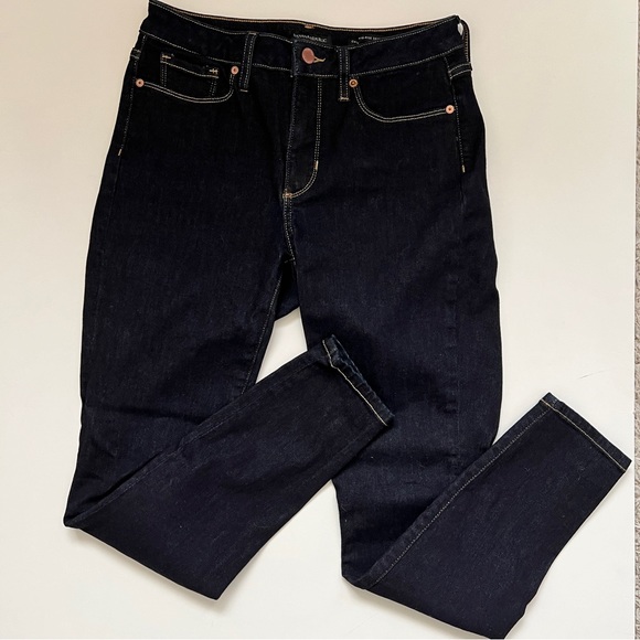 SOLD- Banana Republic Curvy Mid Rise Skinny Jeans - Picture 6 of 15